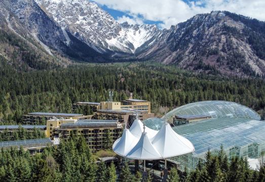 Intercontinental Resort Jiuzhai ParadiseHotel Overview