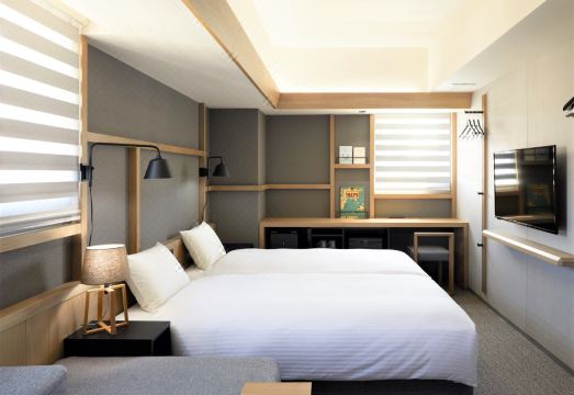 LAMP LIGHT BOOKS HOTEL sapporo Hotel Overview