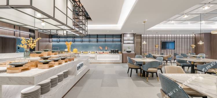 平湖东湖体育馆亚朵酒店图片