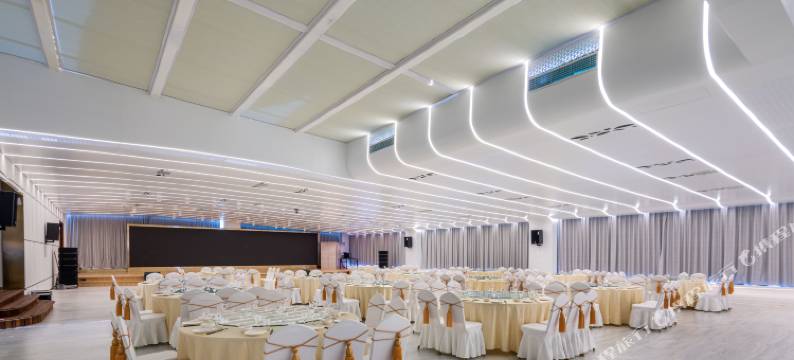 句容圆周率酒店(吾悦广场句容高铁站店)图片