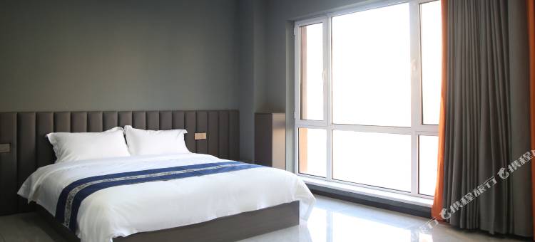 鲸然电竞酒店图片