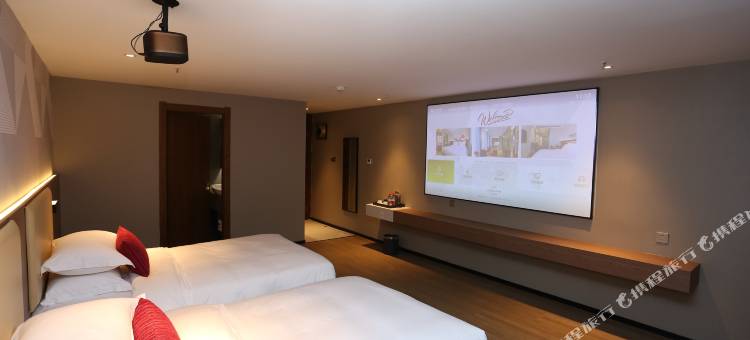 柏曼酒店(武汉黄鹤楼复兴路地铁站店)图片