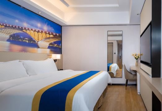 Vienna Hotel (Shanwei Haifengmeishijie) Hotel Overview