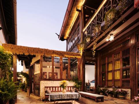 丽江沐荷客栈(忠义市场店)