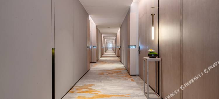 Lakeside Hotel 湖畔酒店(东莞南城街道UCC寰宇汇金中心店)图片