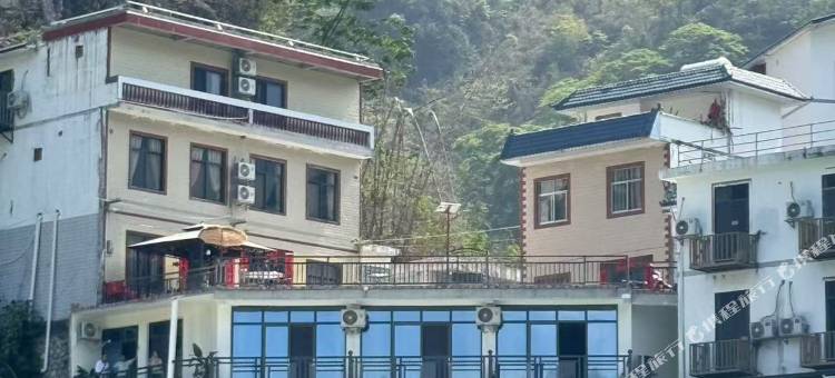 浩坤湖邻湖友间民宿图片