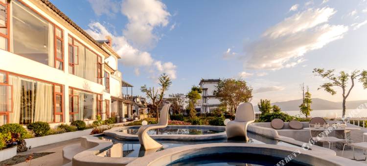 大理千与千寻全海景民宿(洱海生态廊道三圣岛店)图片