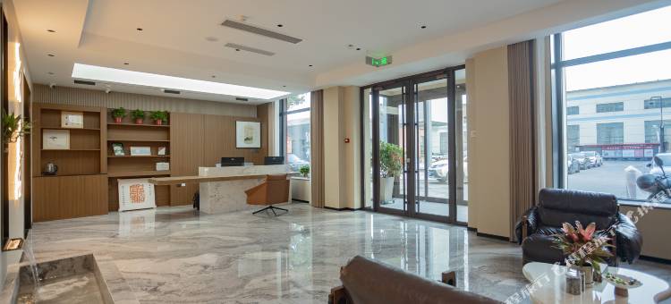 锦州云熹酒店(东湖公园店)图片