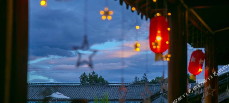 丽江束河萤火虫客栈图片