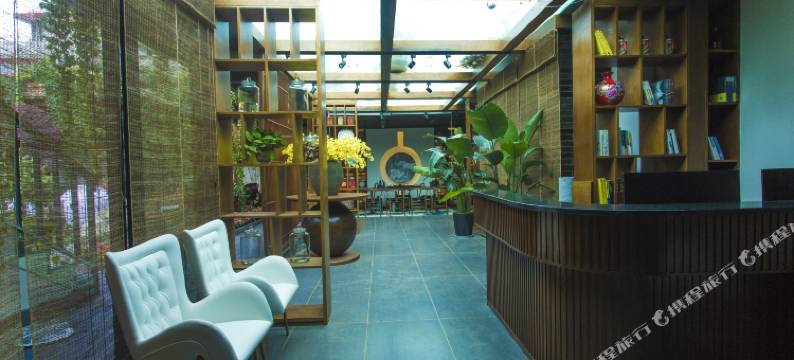 南园春晓民宿(丽江高铁站店)图片