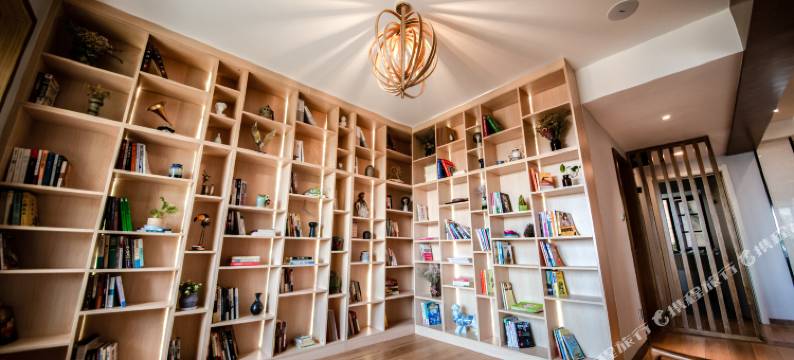 抚仙湖悠远居·山顶湖景套房酒店图片