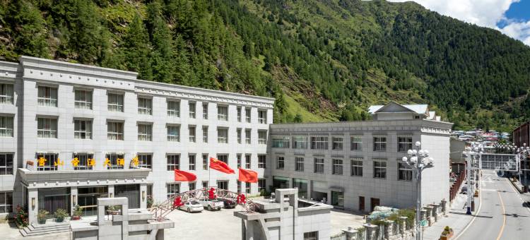 亚东雪山圣渔大酒店图片