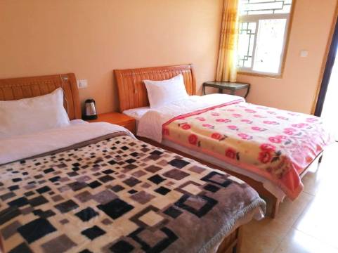 康定·伴山Villa漫花客栈