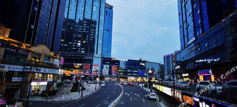 悦半湾江景酒店(泸州江阳区万象汇店)图片