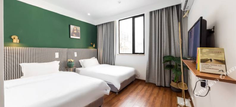 登巴客栈(上海长寿路店)图片