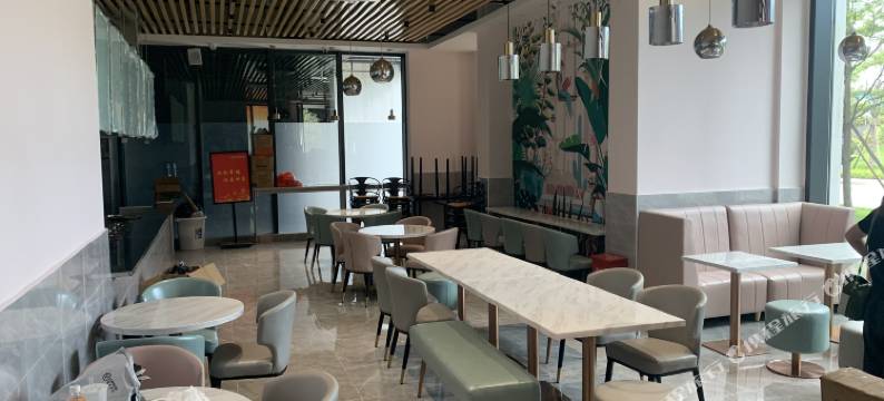 转角6号酒店(深圳国际会展中心店)图片