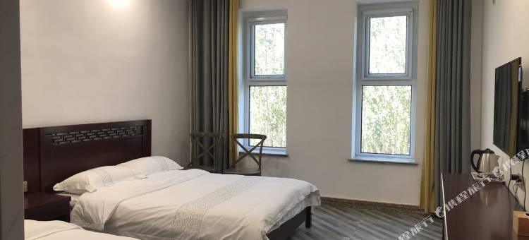 嘉峪关红色主题客栈图片