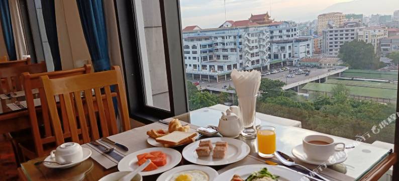 龙凤酒店(Dragon Phoenix Hotel)图片