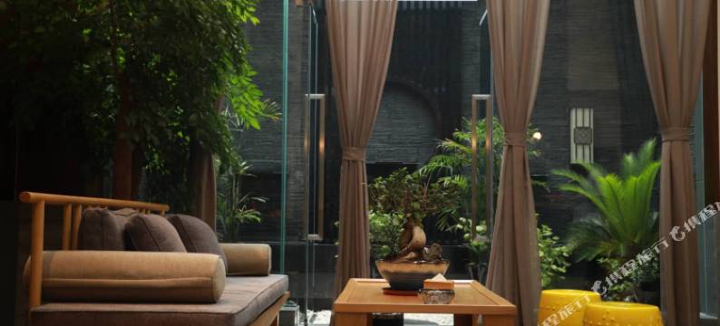 许昌鸿锦酒店(胖东来时代广场曹魏古城店)图片