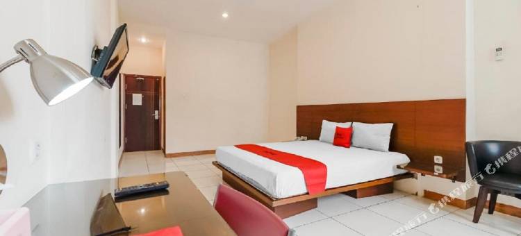 RedDoorz Plus @ Karebosi Area 2 Makassar图片