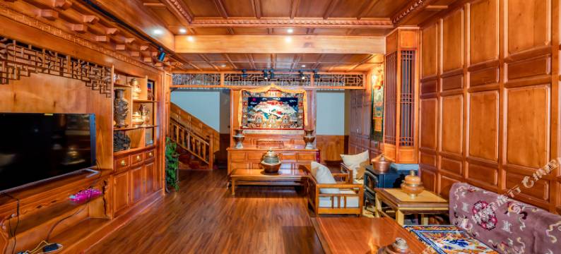 香格里拉曲登乃仓·供氧民宿(松赞林寺清晨摄影店)图片