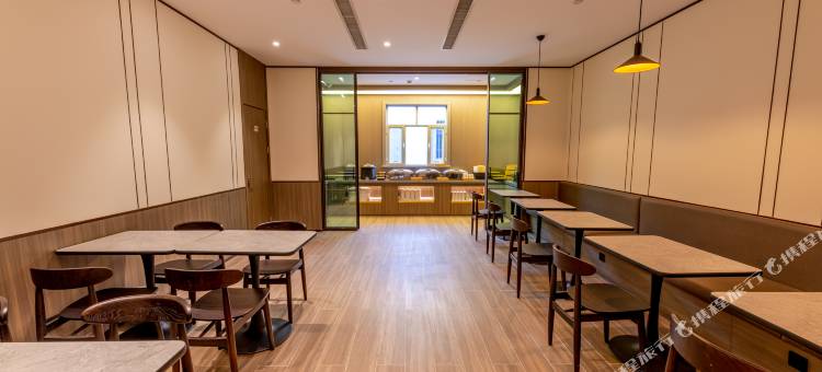 汉庭酒店(吐鲁番火焰山路葡萄沟店)图片
