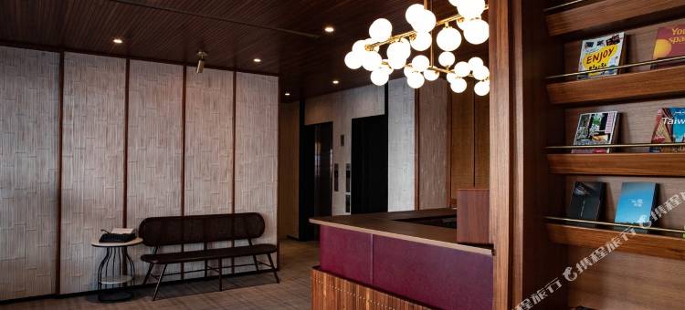 河堤漫旅-高雄站前館图片