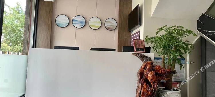 云上四季民宿(丽江永胜吉庆路店)图片