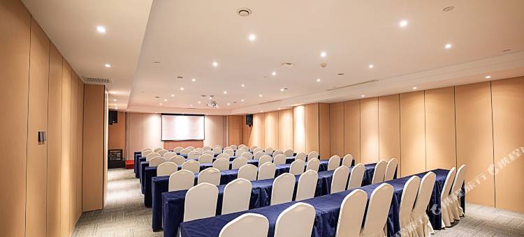 华人易居云酒店(郑州大学第三附属医院省妇幼火车站西广场店)图片