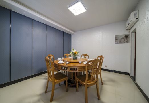 Jiuhuashan Luhuayuan HomestayHotel Overview