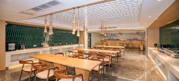 白玉兰酒店(连云港高铁站店)图片