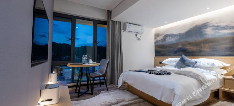 孟连斑马纳美大酒店图片