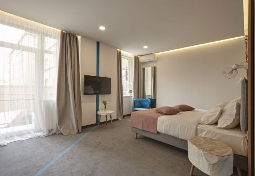 City Nest Modern & Cozy SuitesHotel Overview