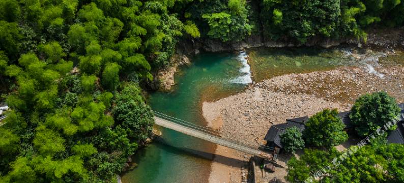 水湾湾观夏北纬30°漂流度假咖啡民宿(龙王山漂流浙北大峡谷店)图片