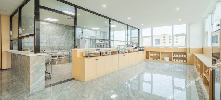 云舒暖驿酒店(青岛黄岛董家口泊里地铁站店)图片