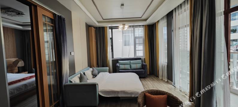 玉龙纳融居客栈(丽江高铁站店)图片