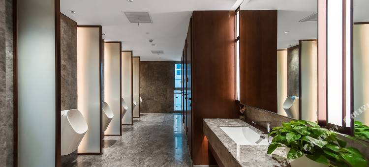 扬州东高铁站怡园饭店(城建广场店)图片