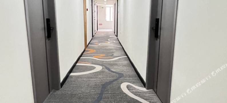 尚品悠闲酒店(阳江粤运汽车站沃尔玛店)图片