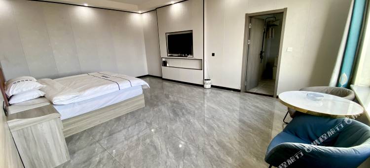 河南蒙古族自治县白神马酒店图片