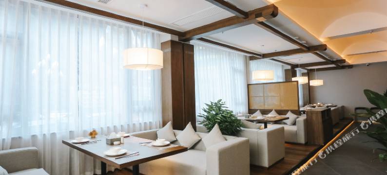 九龙吉日格宗酒店图片