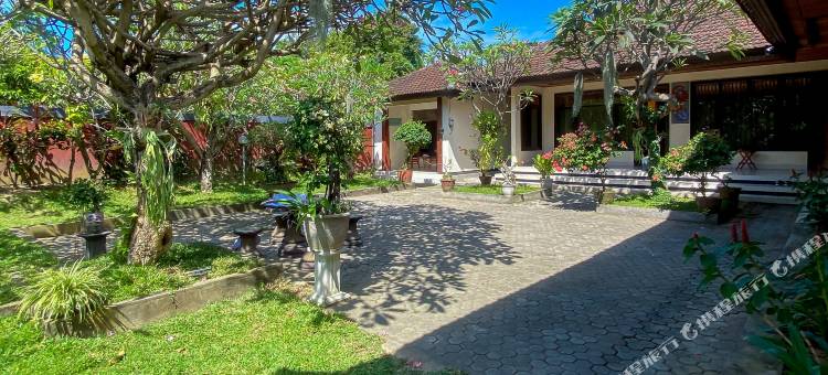 拉贾阿斯里格斯特豪斯萨努尔米特拉瑞德多兹(Raja Asri Guest House Sanur Mitra RedDoorz)图片