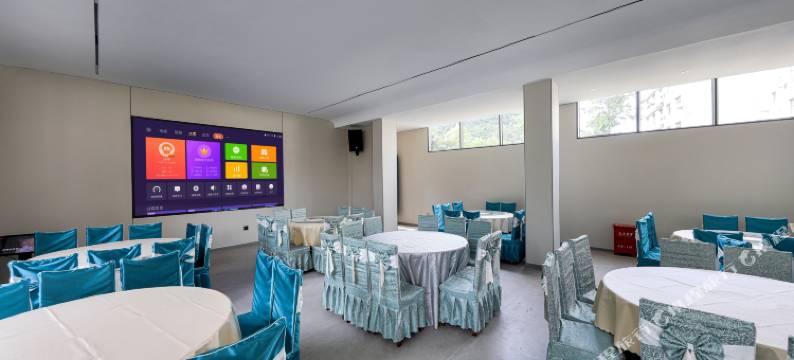 黄果树岩朵山近瀑民宿图片