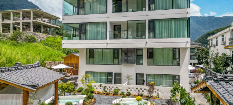 宿境.山里见私汤.温泉民宿(海螺沟冰川森林公园店)图片