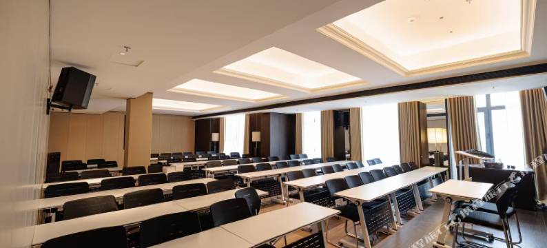 万丽明珠酒店(大庆西站万达广场店)图片