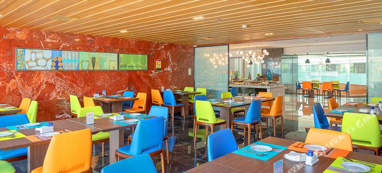 珠海拱北口岸希尔顿欢朋酒店图片