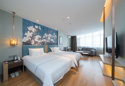 Magnotel (Qinzhou Bay Square east railstation hotel)Hotel Overview