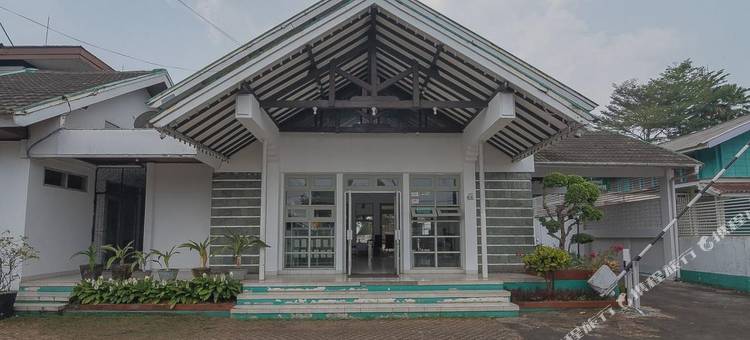 红多兹苏卡布米惹兰街玛塔迪娜塔酒店(RedDoorz @ Jalan R.E. Martadinata Sukabumi)图片