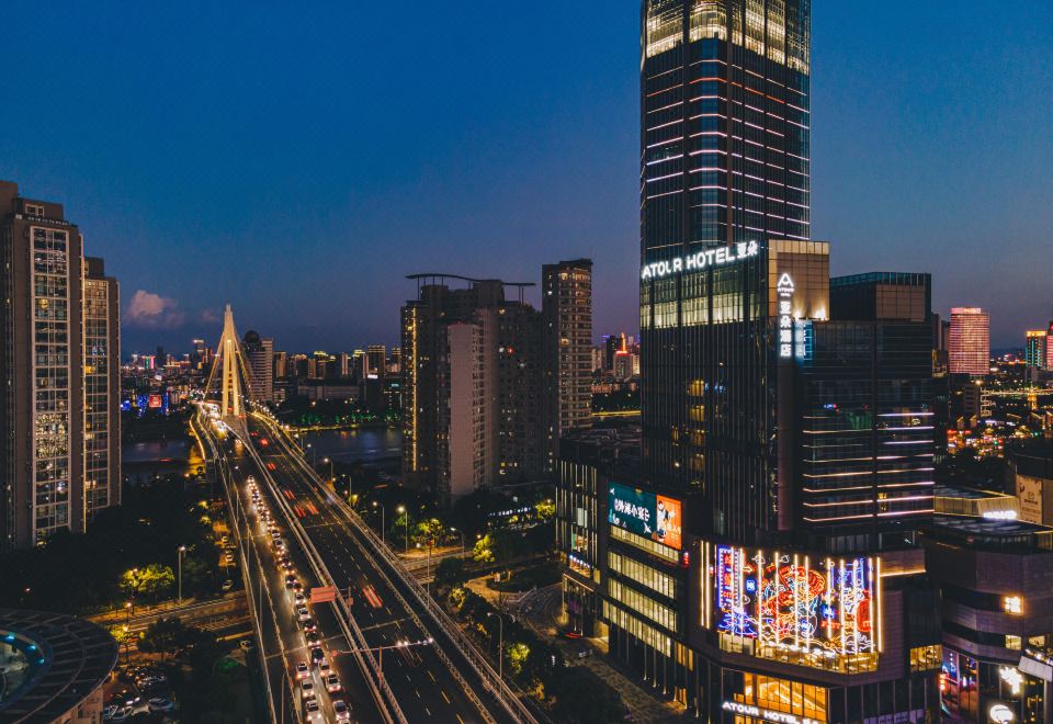 宁波老外滩亚朵酒店外景图