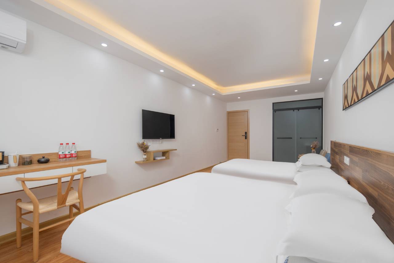 花筑·桃花潭木羽精品民宿(桃花潭风景区店)图片