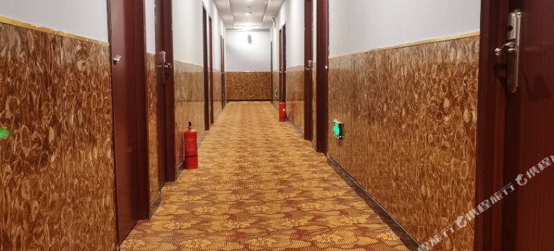 春和酒店(西安高新技术开发区科技路地铁站店)图片